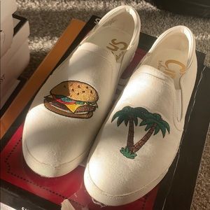 Festival slip ons
